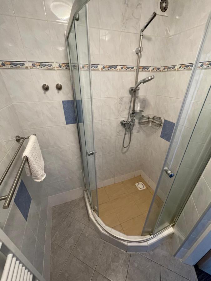 Maxovo Kralovstvi Appartement Rovensko pod Troskami Buitenkant foto