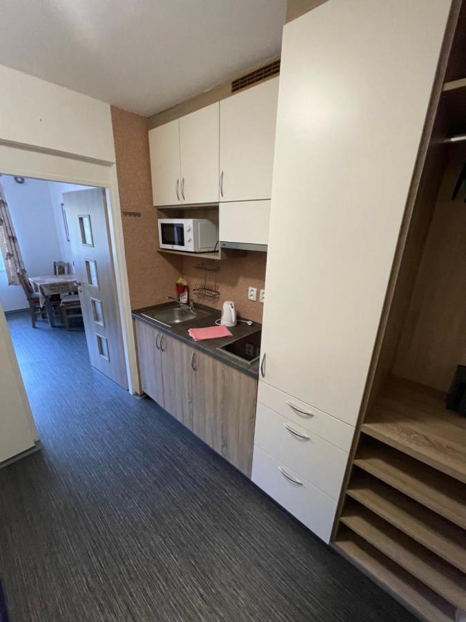 Maxovo Kralovstvi Appartement Rovensko pod Troskami Buitenkant foto