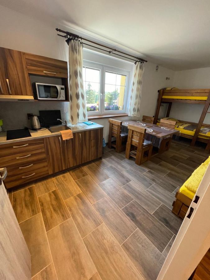 Maxovo Kralovstvi Appartement Rovensko pod Troskami Buitenkant foto