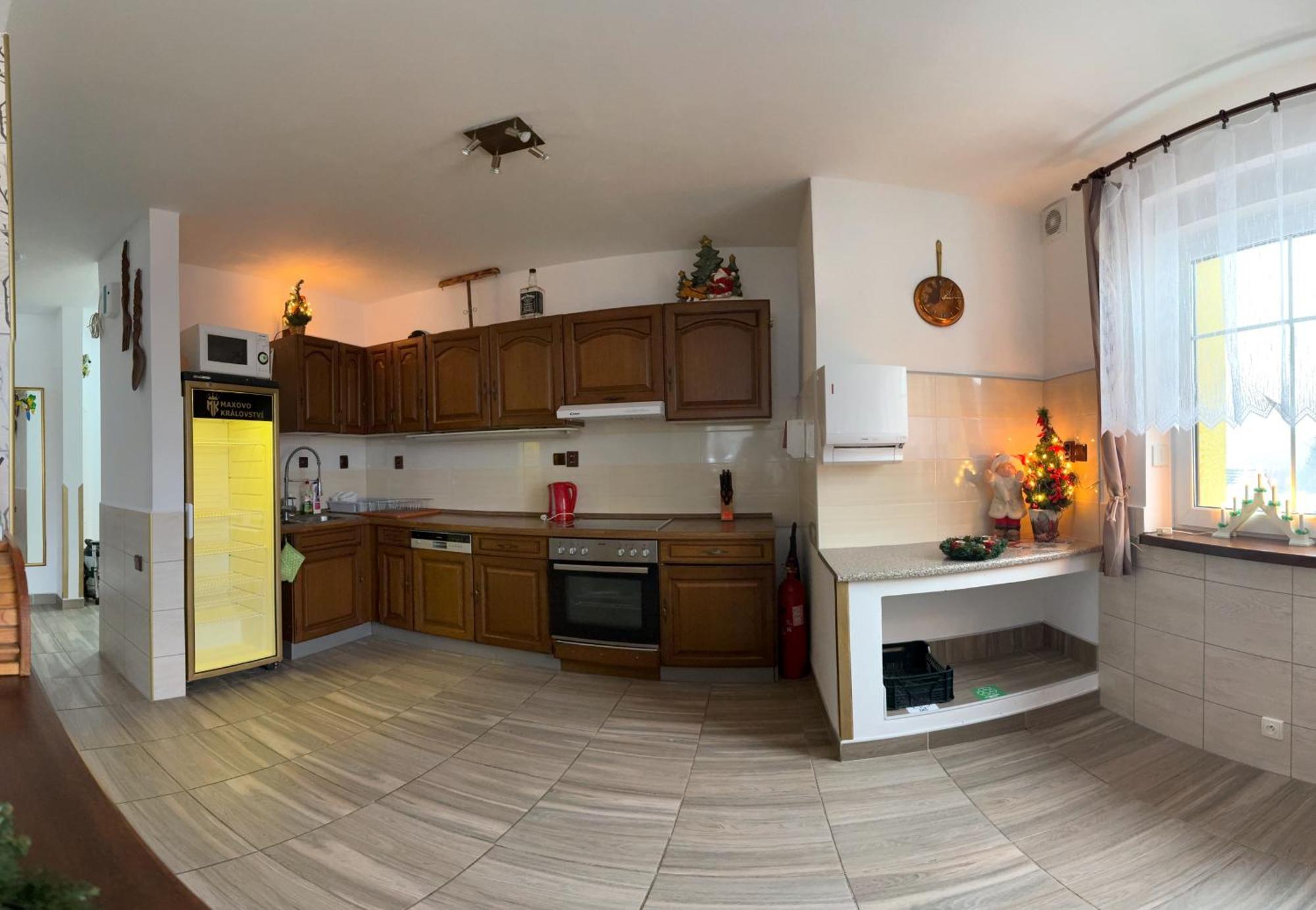 Maxovo Kralovstvi Appartement Rovensko pod Troskami Buitenkant foto