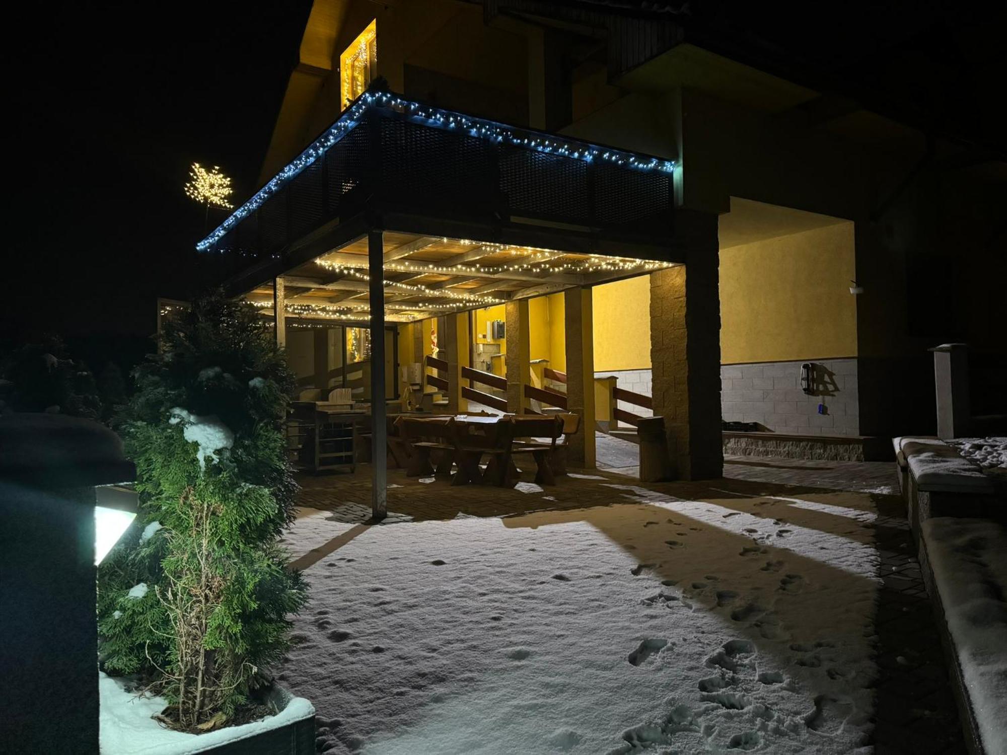 Maxovo Kralovstvi Appartement Rovensko pod Troskami Buitenkant foto